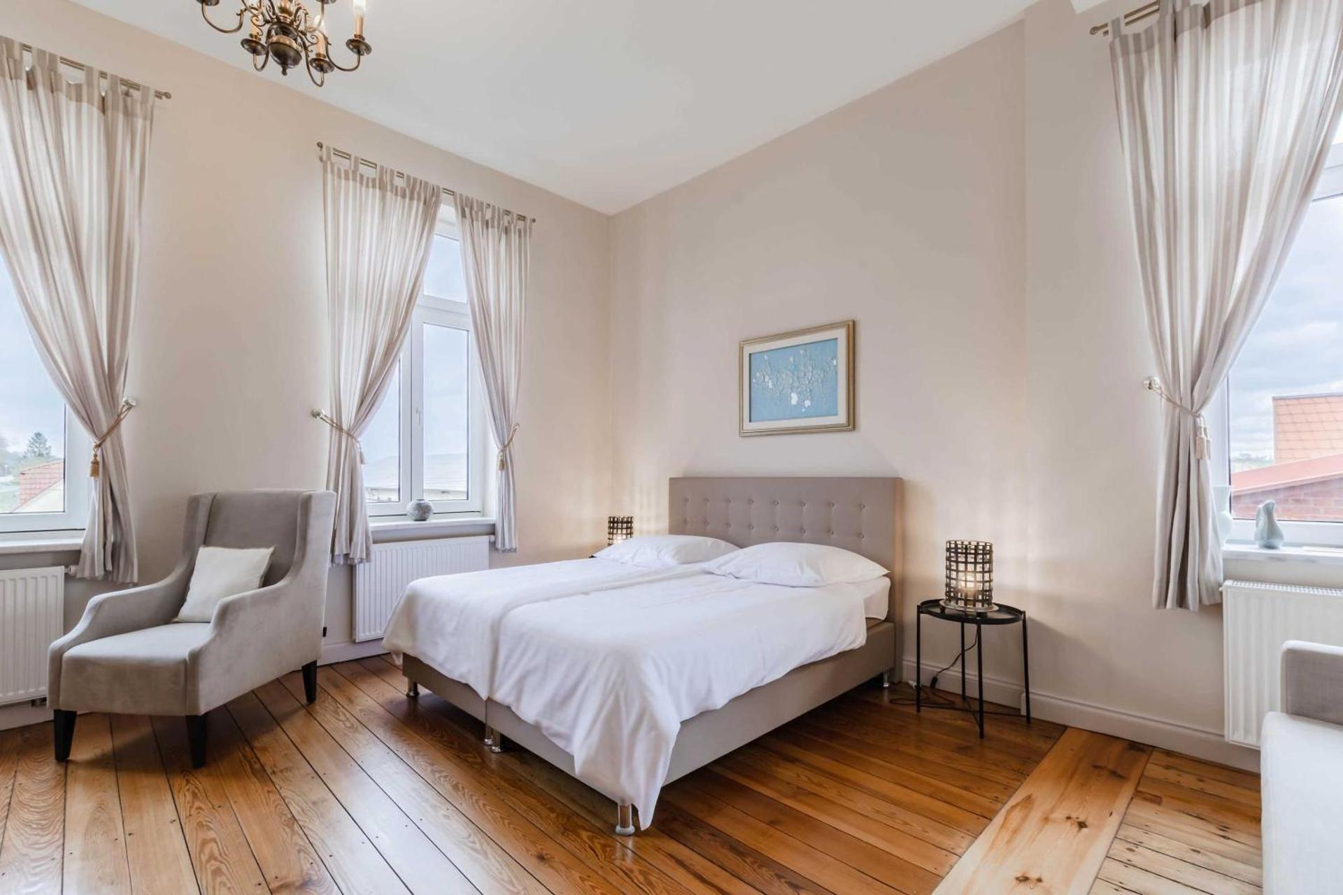 Apartment with Shower