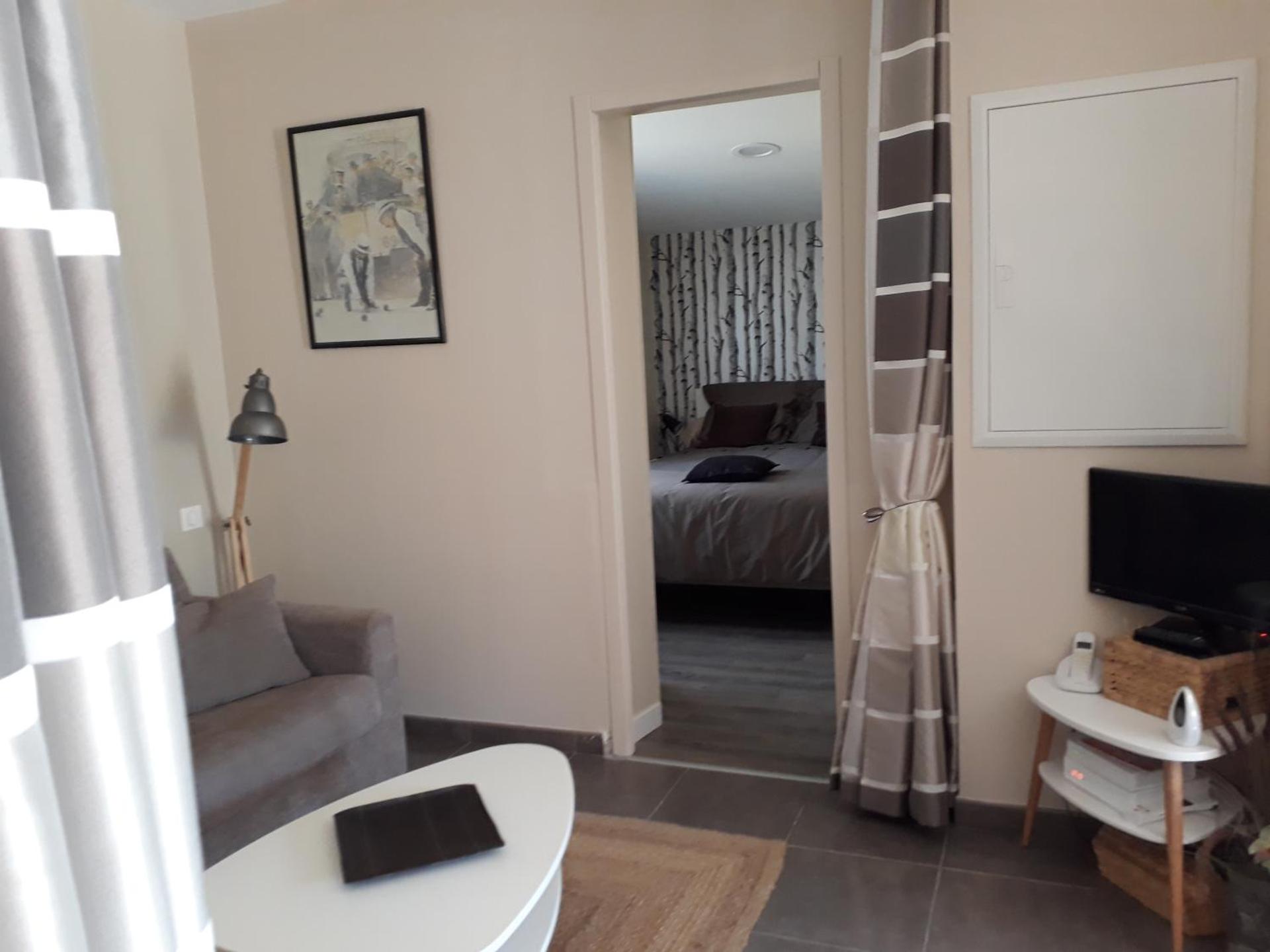 maison 2 ou 4 personnes jardin parking LES AMANDIERS