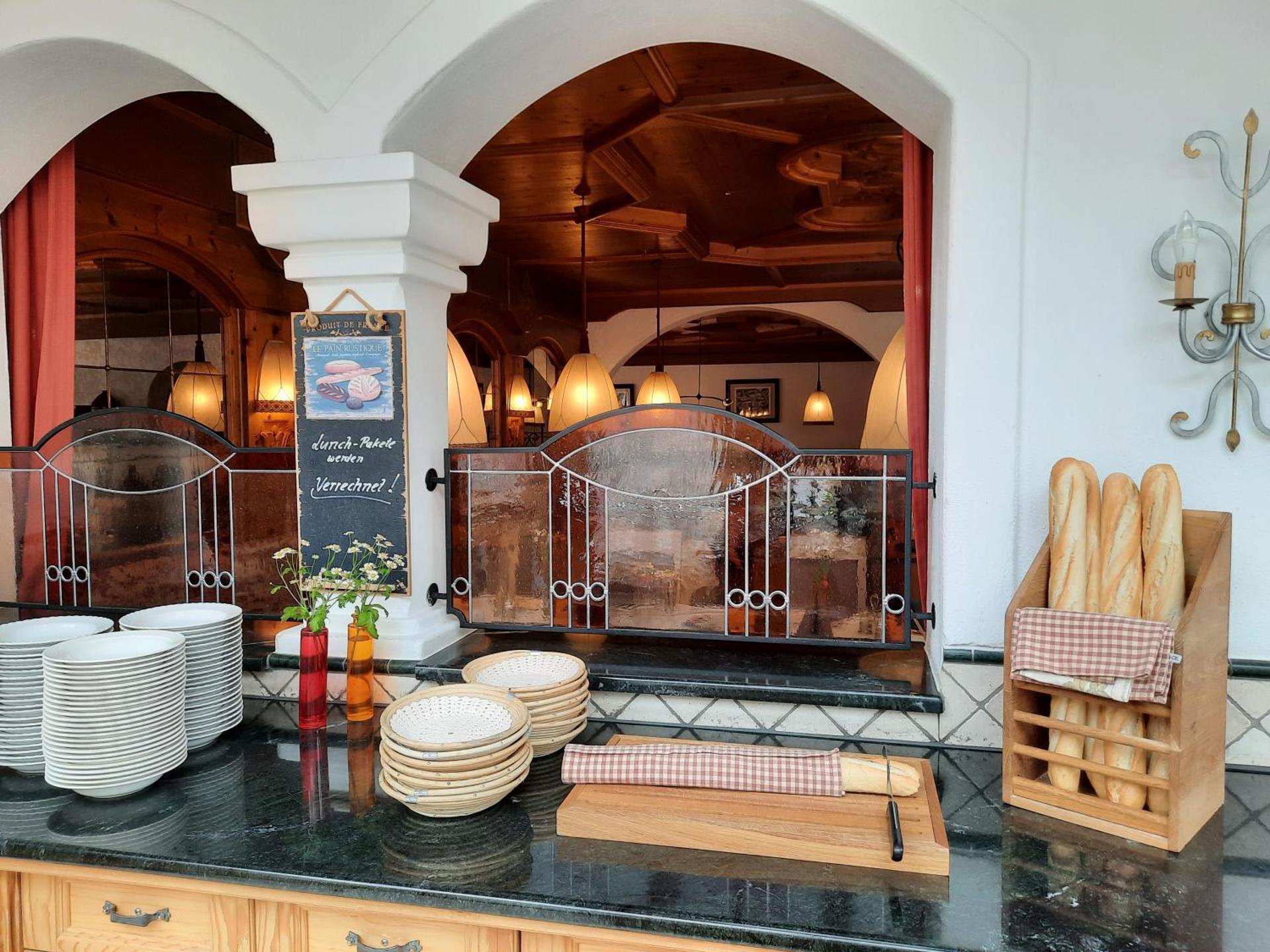 Restaurant/places to eat