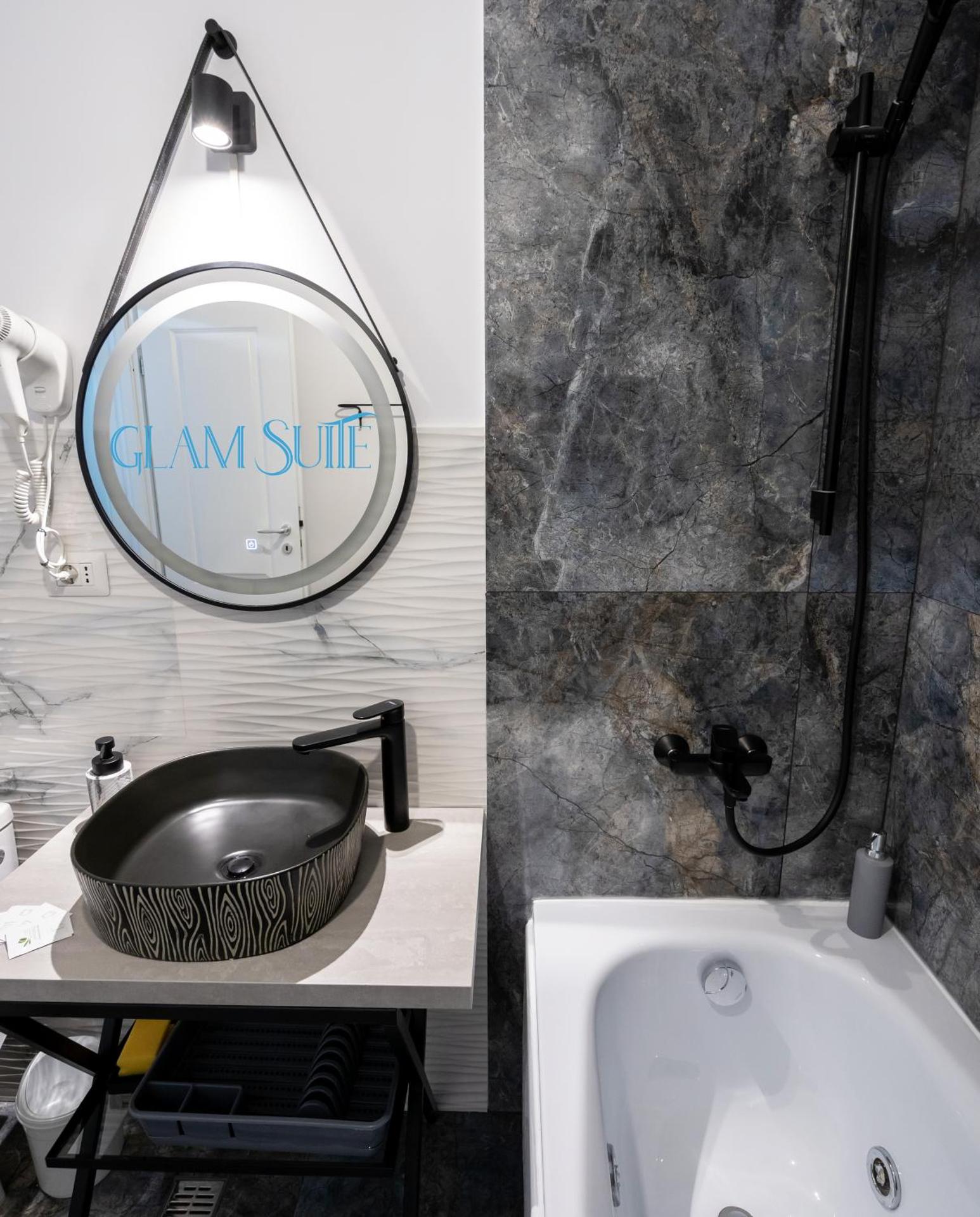 MAERA Suites Central