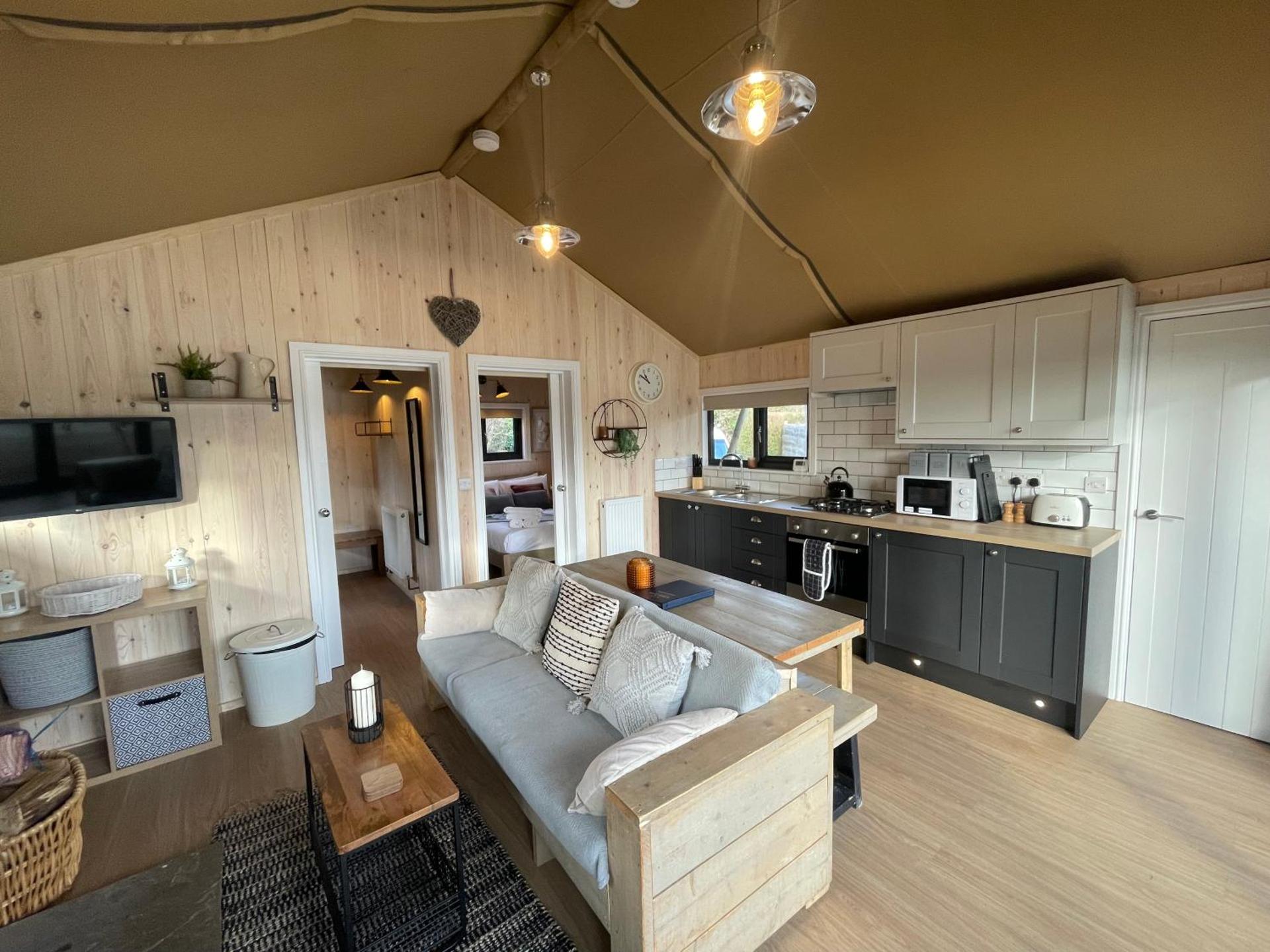 Communal lounge/ TV room