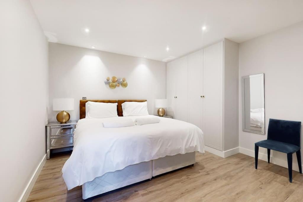 Stylish 2bed flat 10min to Wimbledon tennis courts