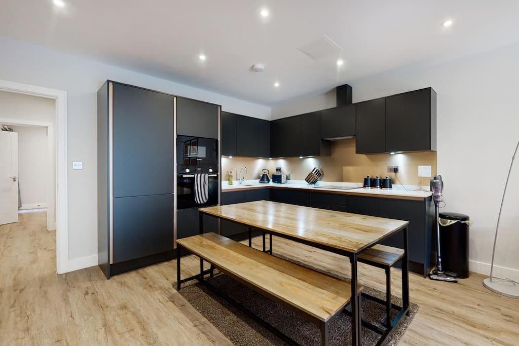 Stylish 2bed flat 10min to Wimbledon tennis courts