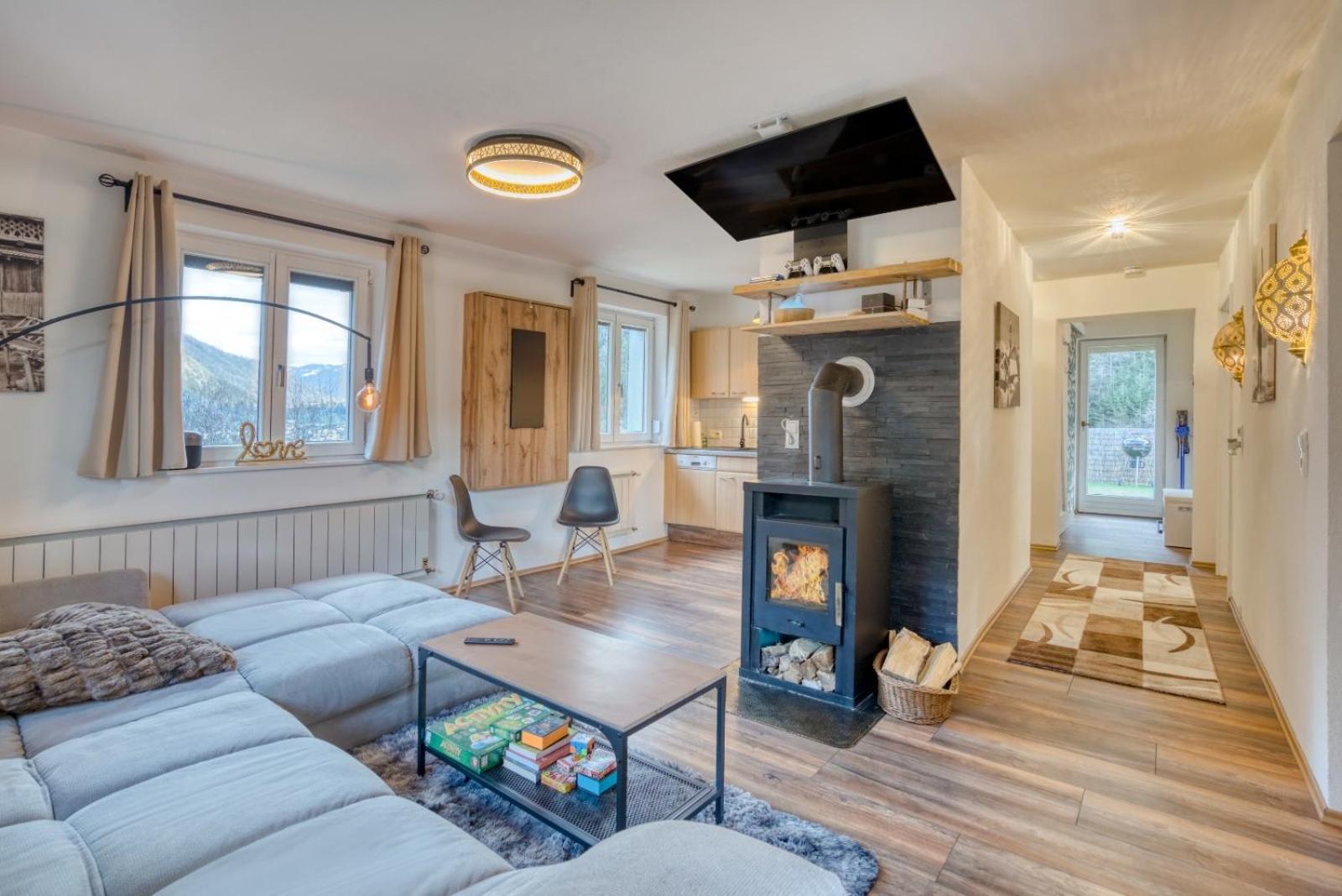 Communal lounge/ TV room