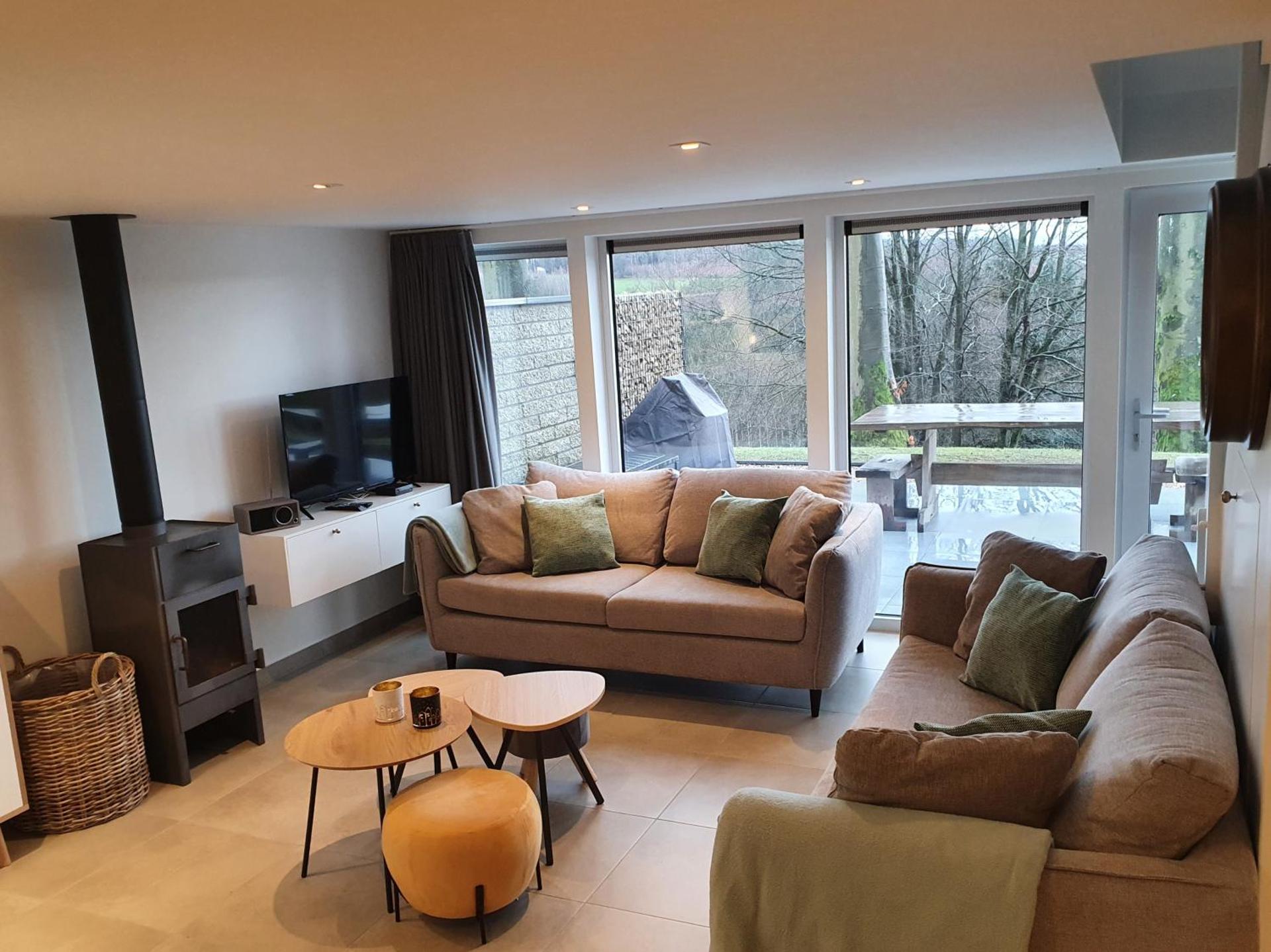 Communal lounge/ TV room