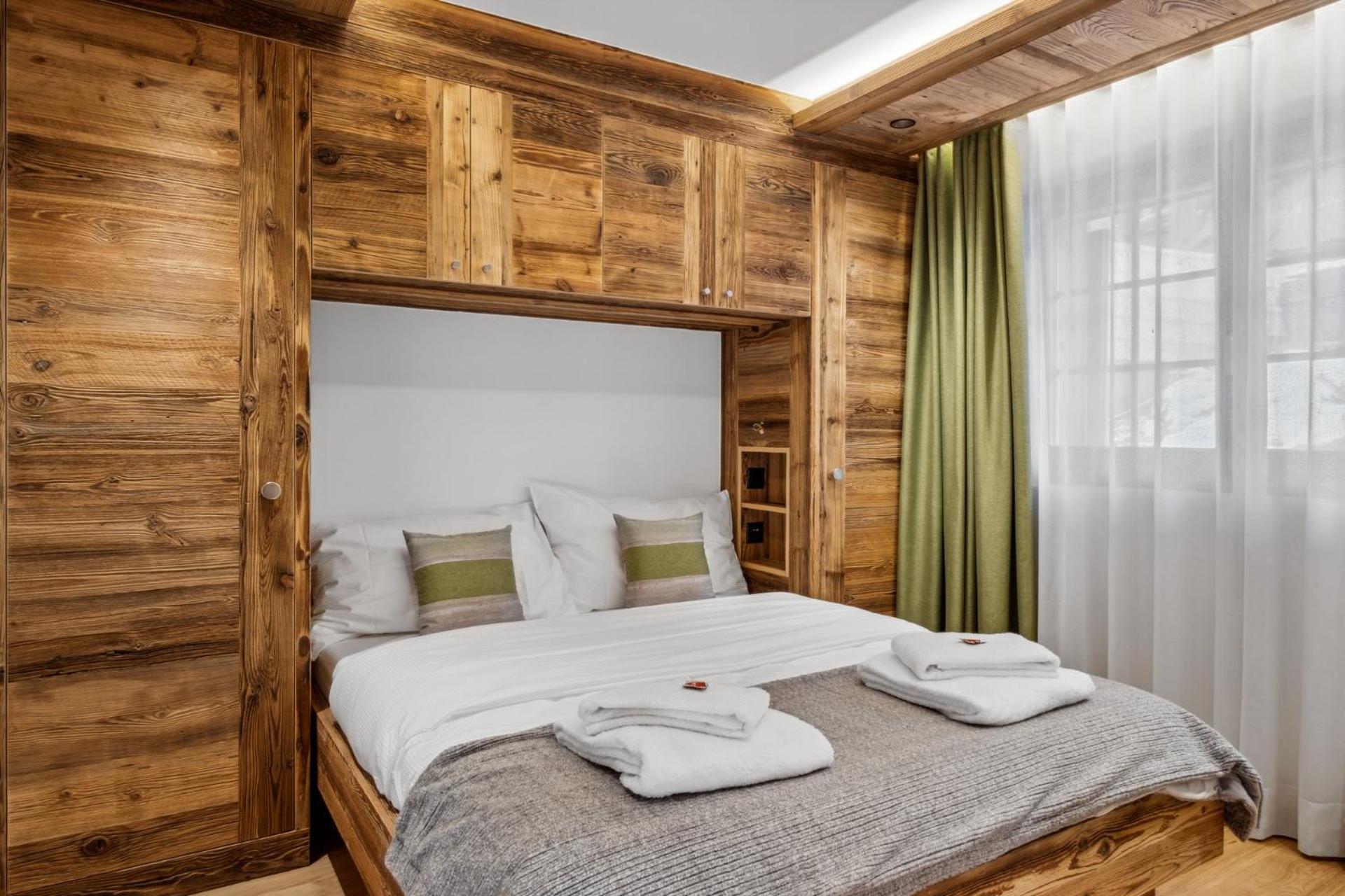 Chalet Larchwood by Mrs Miggins