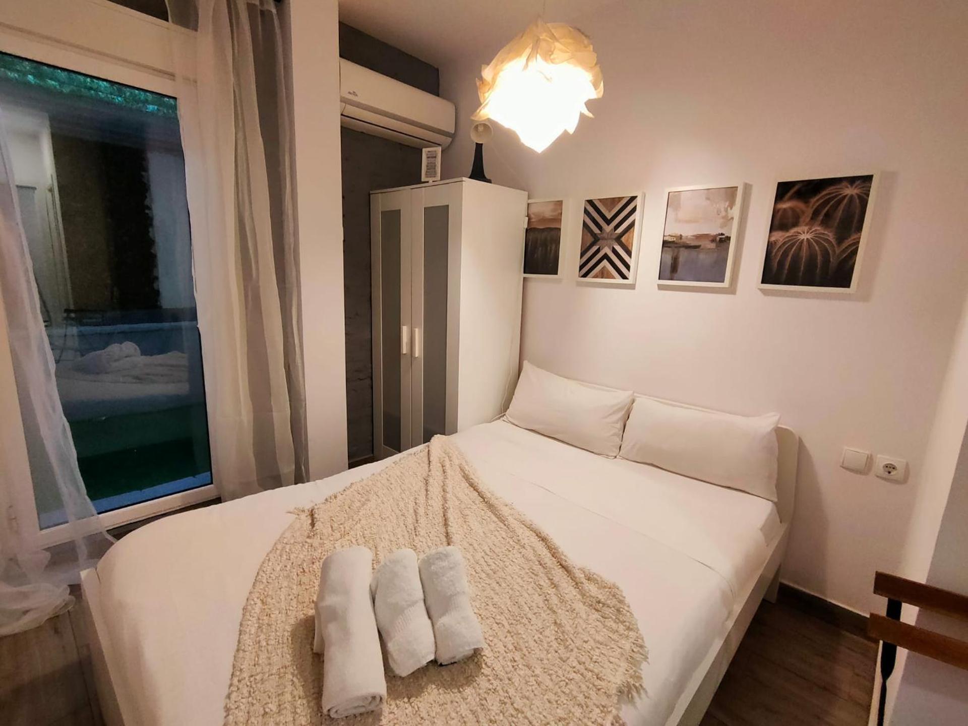 Pequeño Alojamiento con Mini Piscina - NO climatizada