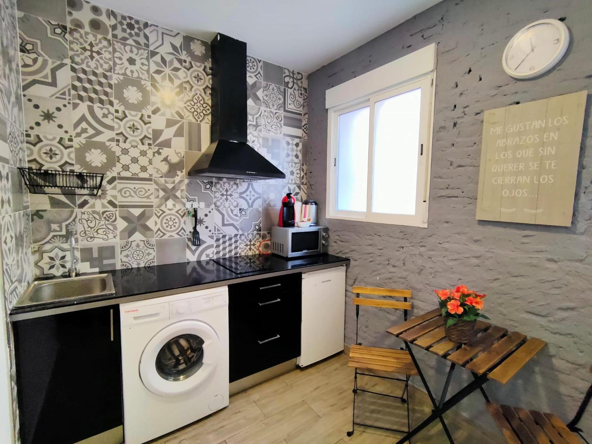 Pequeño Alojamiento con Mini Piscina - NO climatizada