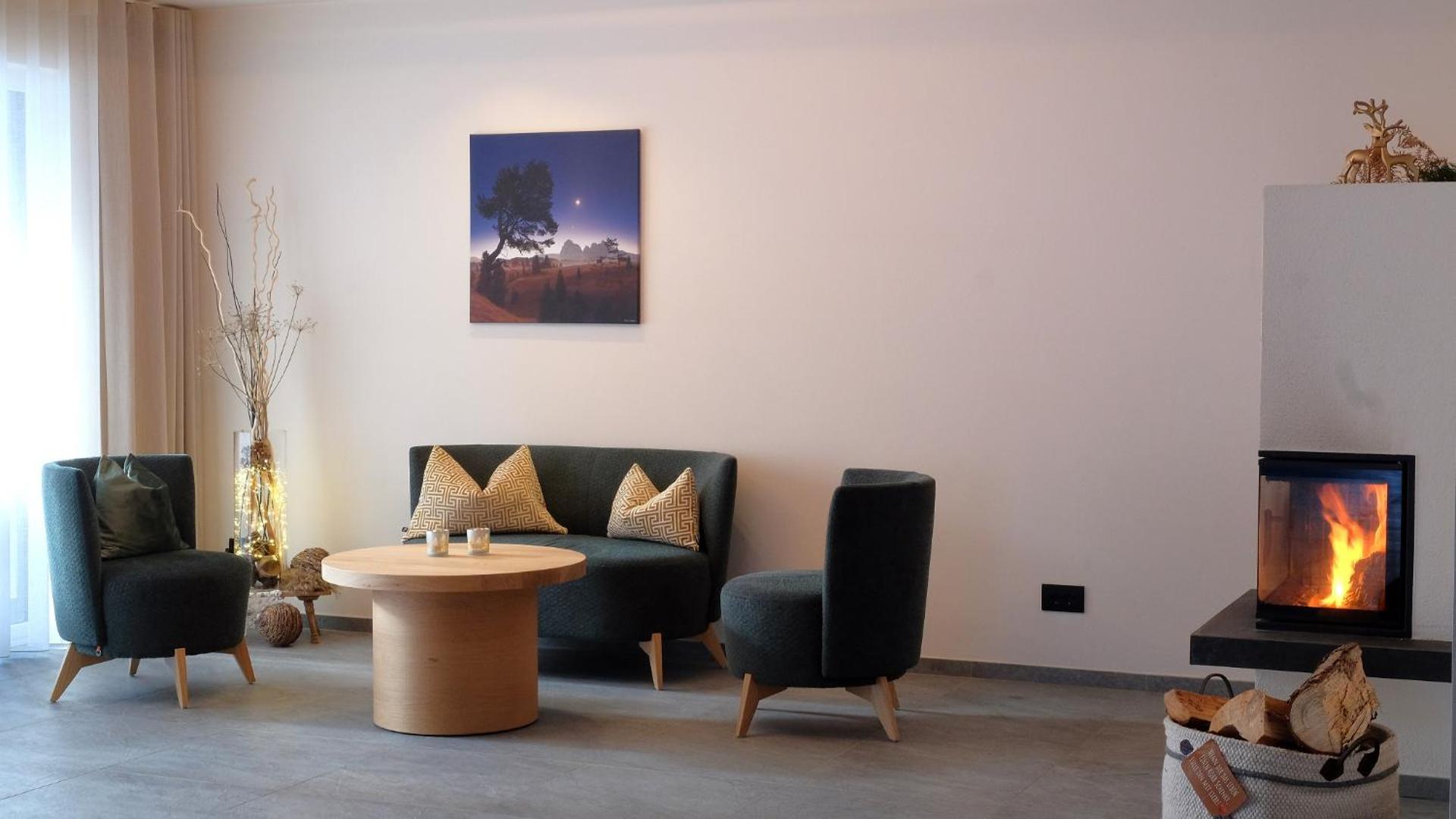 Communal lounge/ TV room