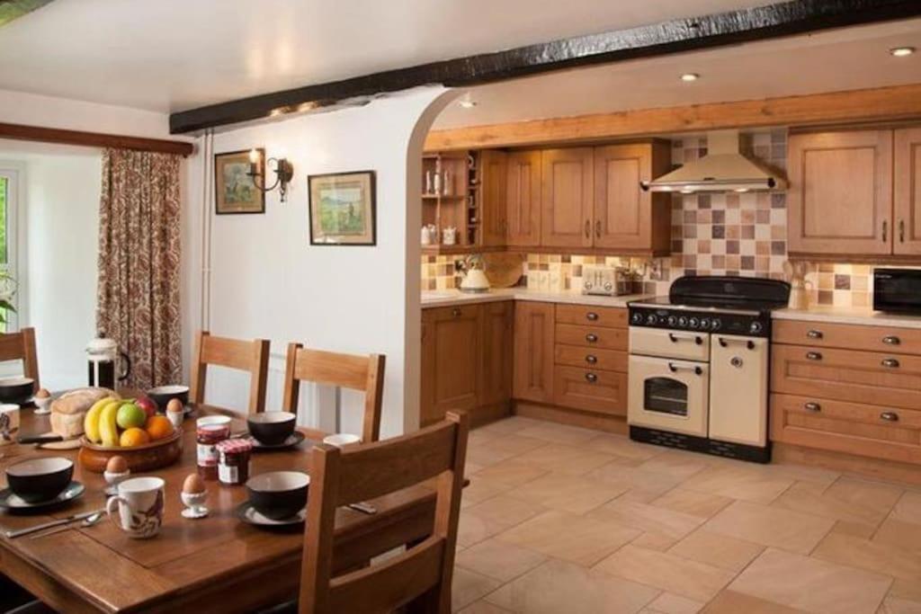 Scenic Welsh Cottage in the Brecon Beacons