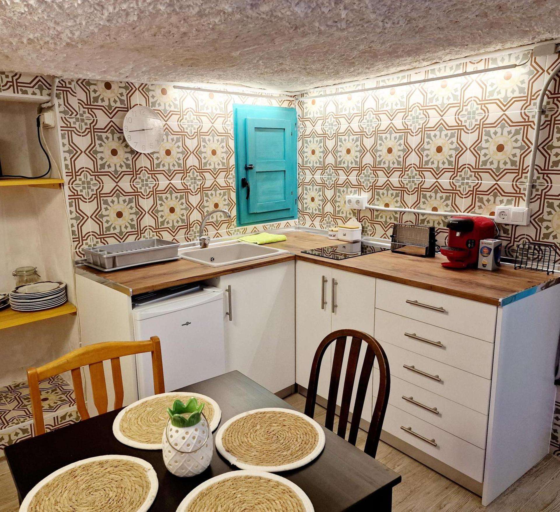 BONITA CASA CUEVA CON JACUZZI