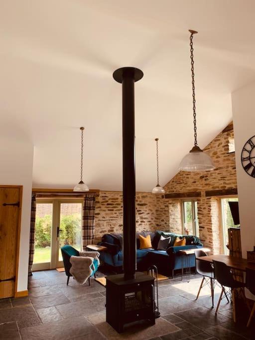 Detached Barn in Tamar Valley, EV charging included