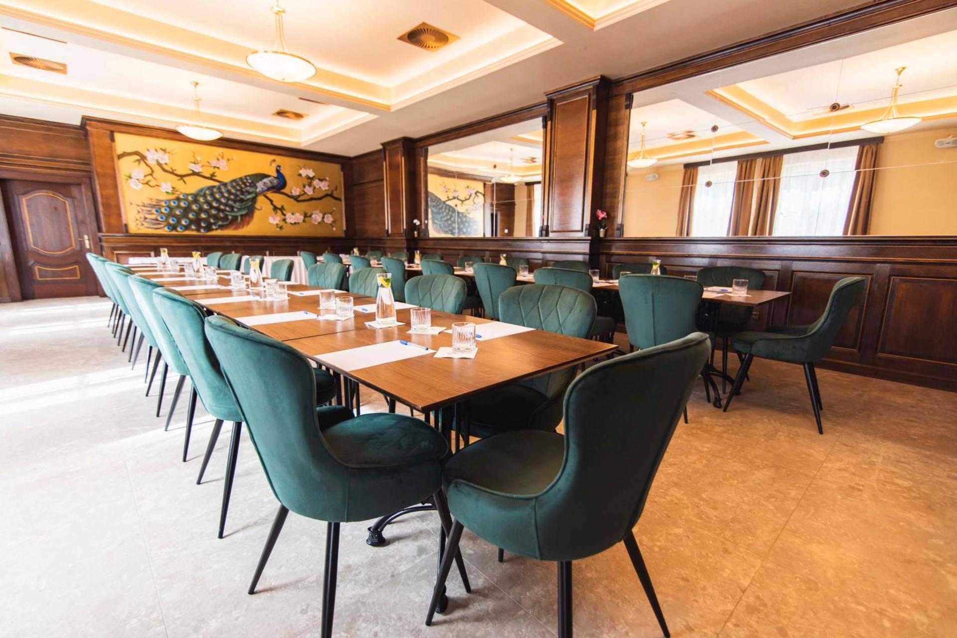 Meeting/conference room