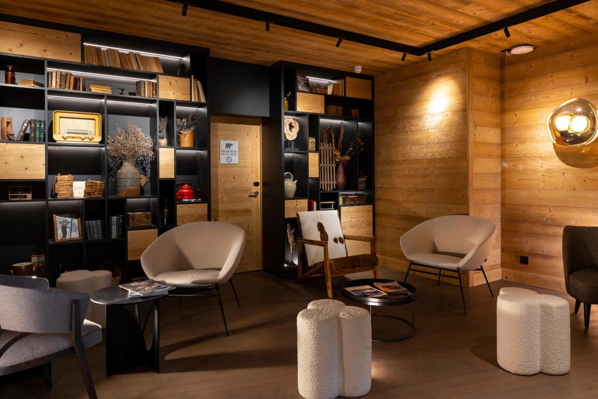 Communal lounge/ TV room