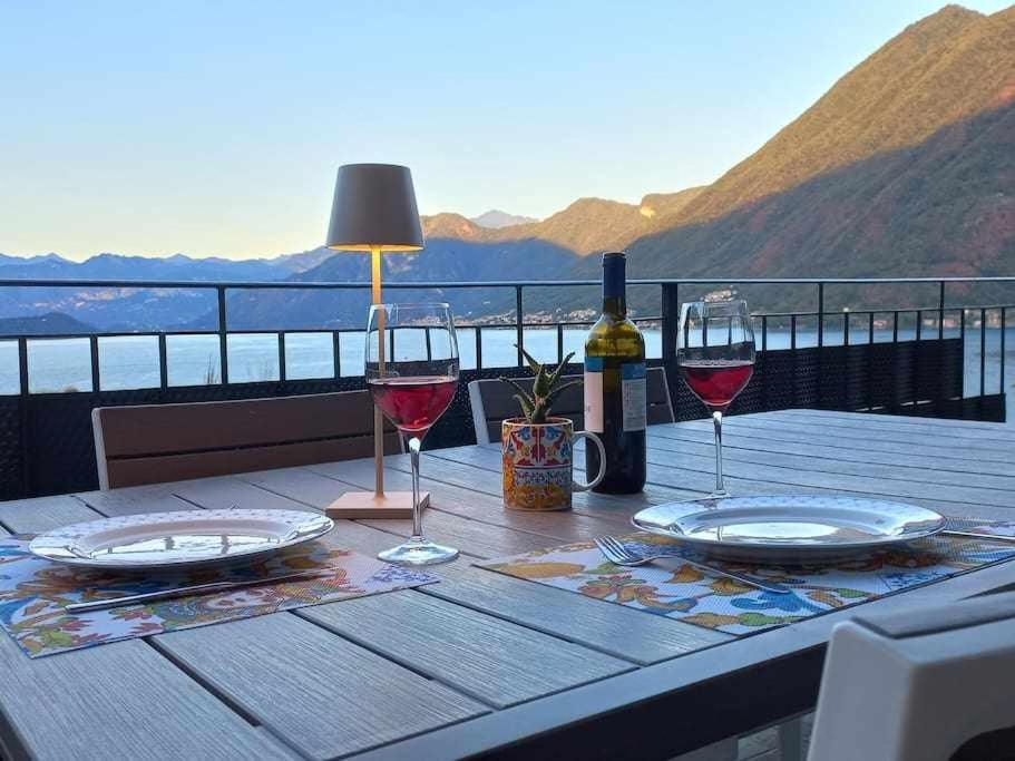 Una terrazza sul lago