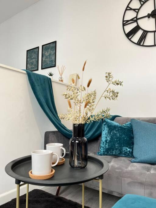 New Studio Apt Central》Private》 Free Parking》WiFi