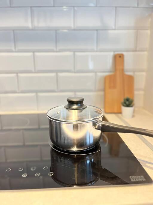 New Studio Apt Central》Private》 Free Parking》WiFi