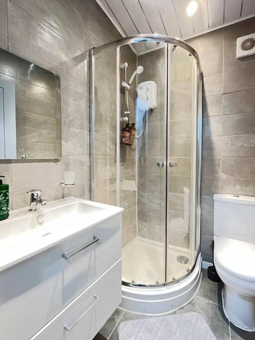 New Studio Apt Central》Private》 Free Parking》WiFi