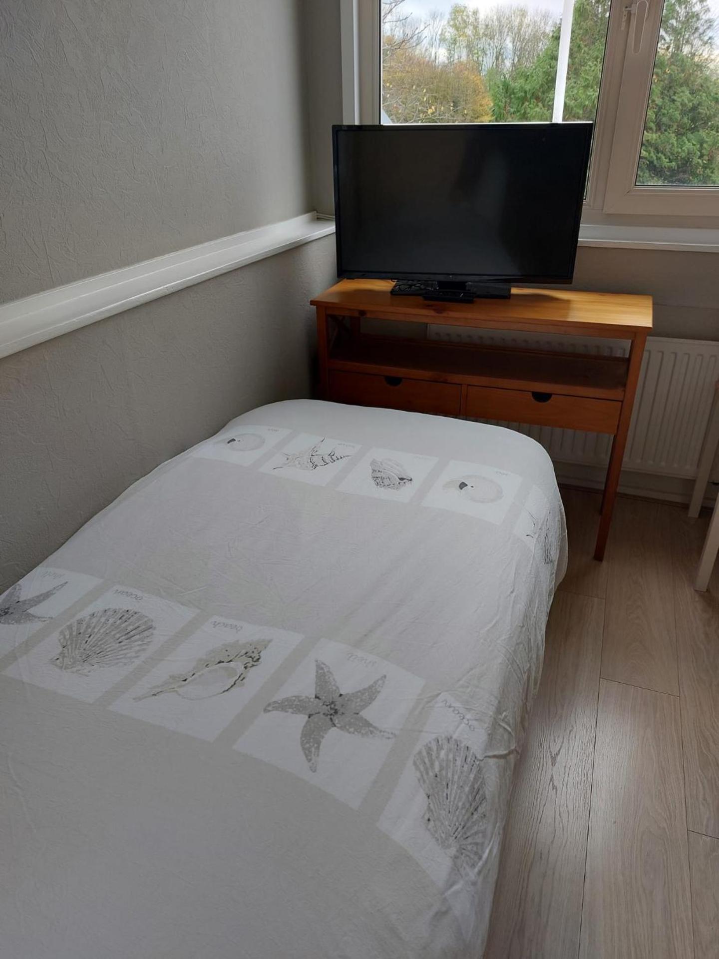 Single Room with Private External Bathroom