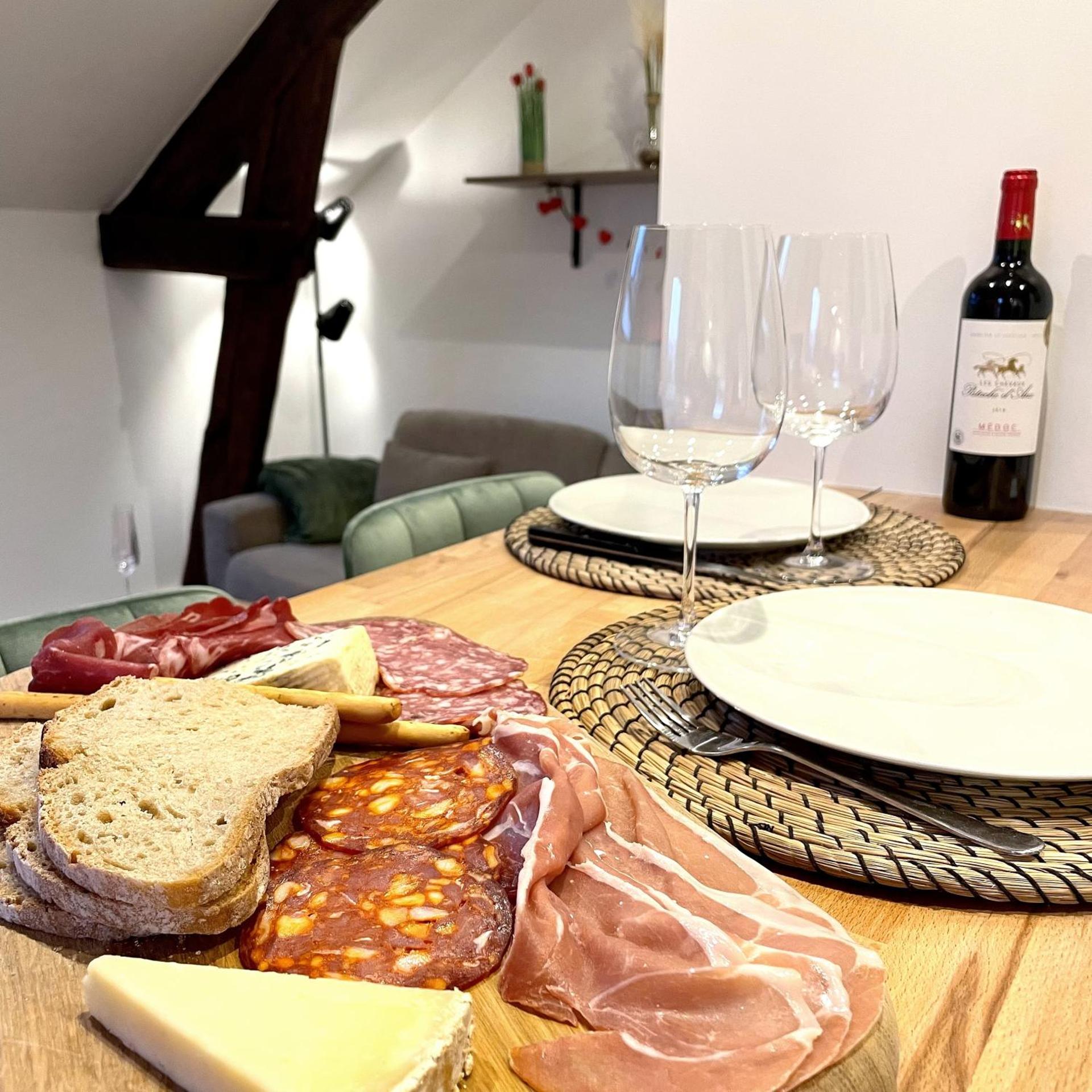 ROOFTOP - COSY FLAT Centre Senlis