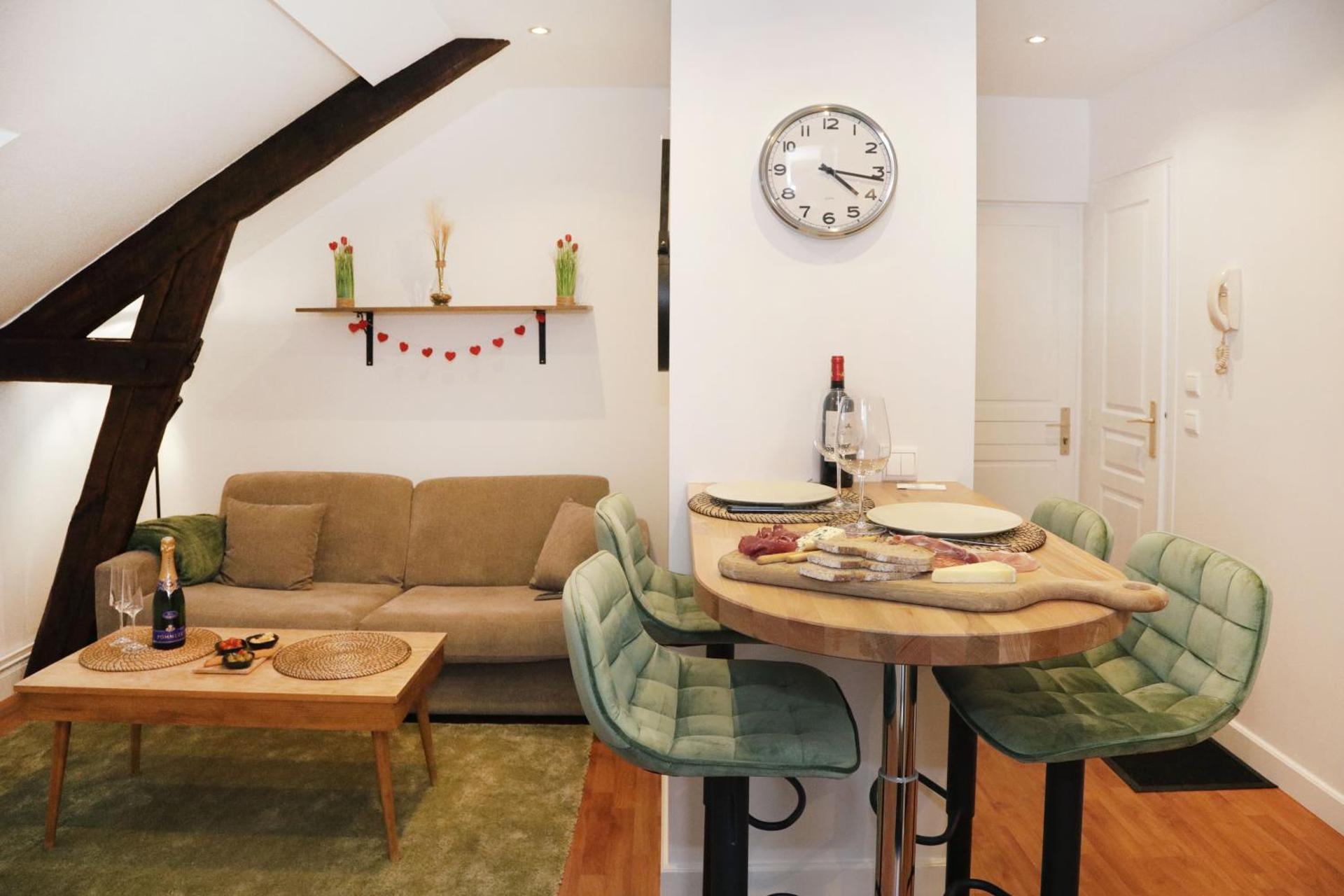 ROOFTOP - COSY FLAT Centre Senlis