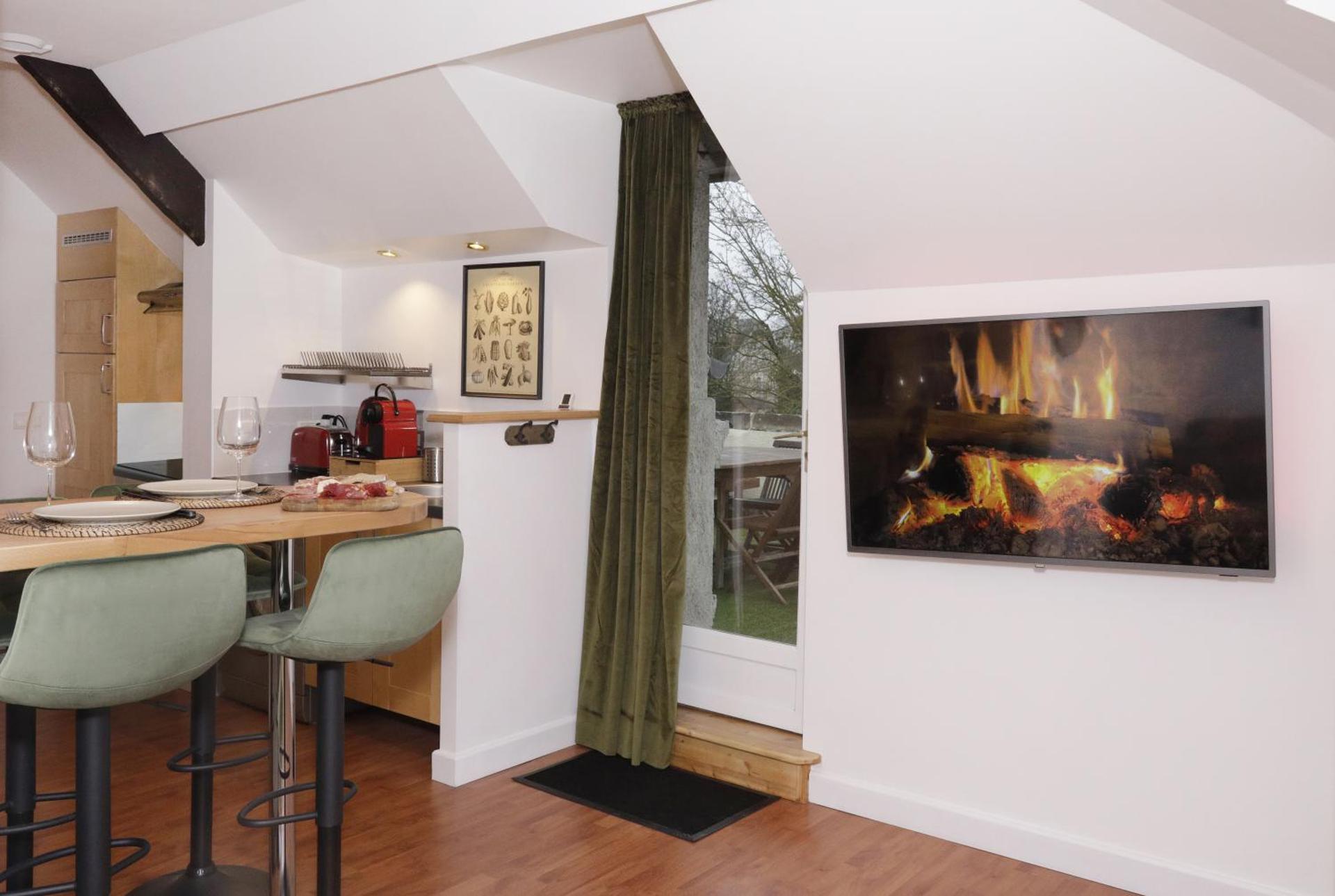 ROOFTOP - COSY FLAT Centre Senlis