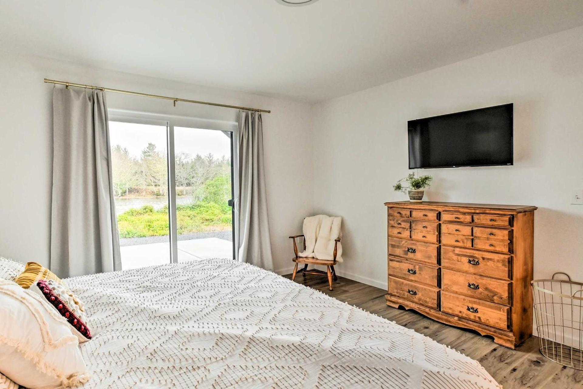 Modern Ocean Shores Getaway with Dock!