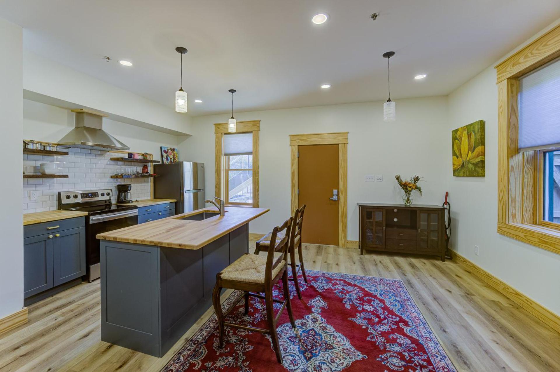 Kitchen or kitchenette