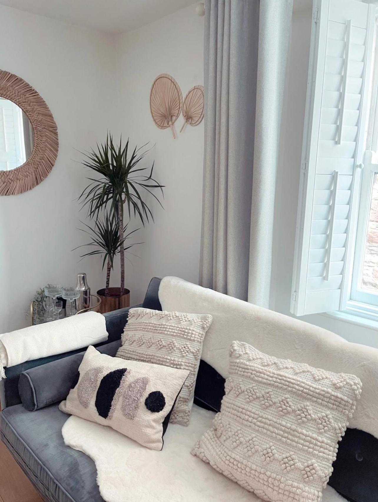 Seapink, Kingsand; luxury Cornish cottage with seaviews, bbq & paddleboards