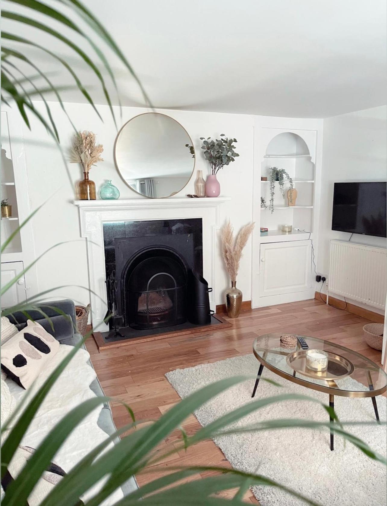 Seapink, Kingsand; luxury Cornish cottage with seaviews, bbq & paddleboards