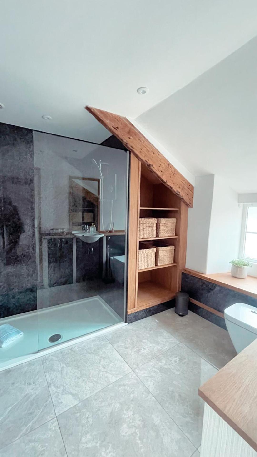 Seapink, Kingsand; luxury Cornish cottage with seaviews, bbq & paddleboards