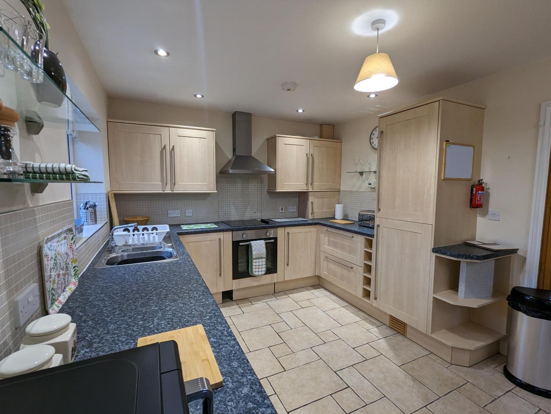 Unbeatable Llanberis Location, Detached with Parking, Snowdon Views.