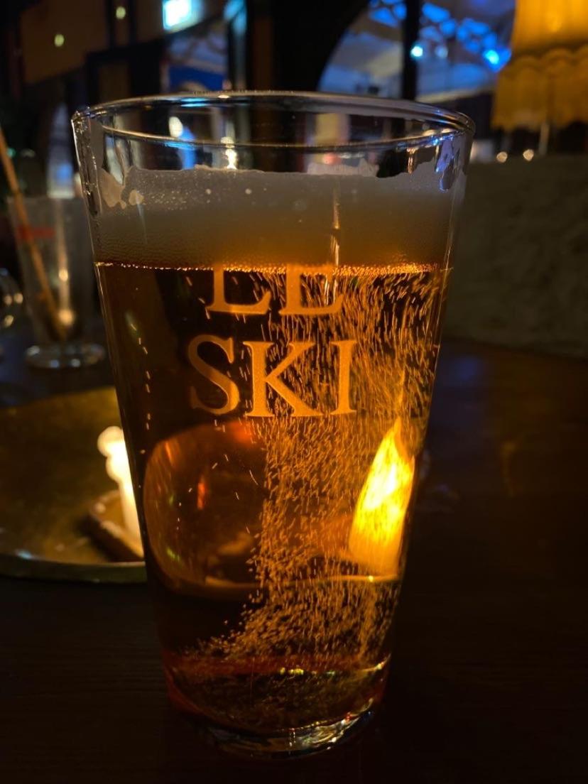 Le Ski Lodge & Steakhouse