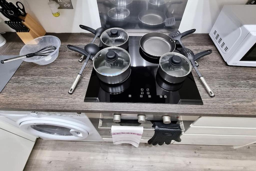 *6R* setup for your most amazing & relaxed stay + Free Parking + Free Fast WiFi *