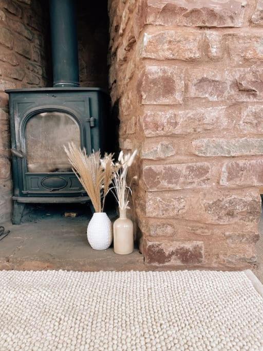 Pump Cottage - Cosy Herefordshire Cottage