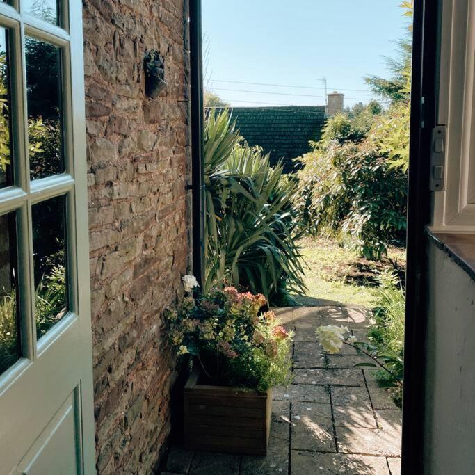 Pump Cottage - Cosy Herefordshire Cottage