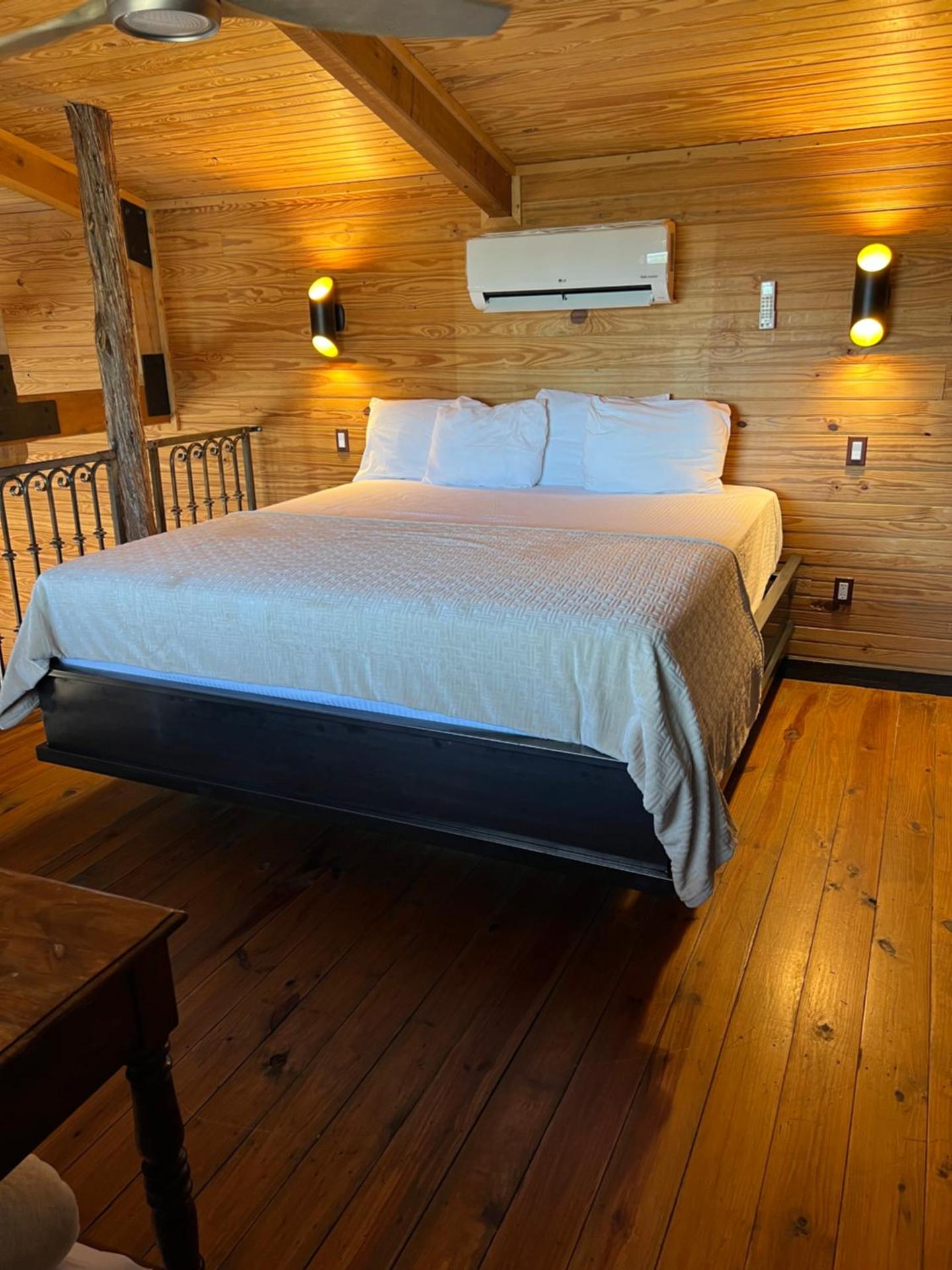 Hideout on the Horseshoe