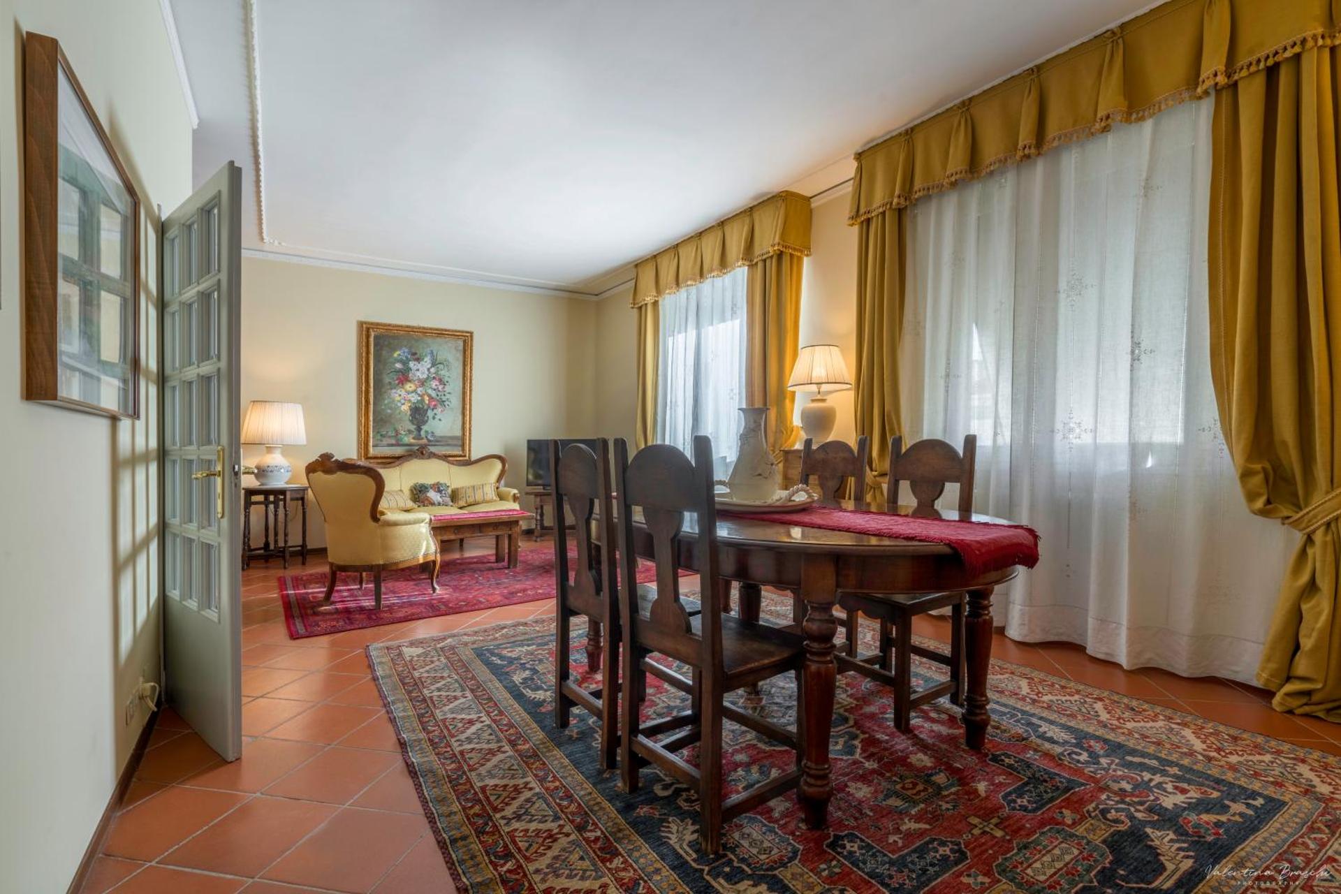 CASA ADRIANA Elegante e luminosa