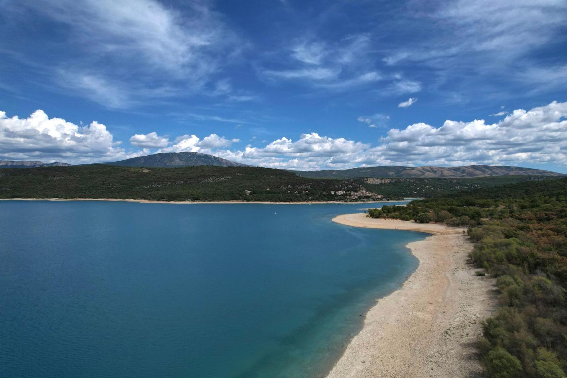Le Cocon en pierre au coeur du Verdon gîte "Le Repos Des Chênes"