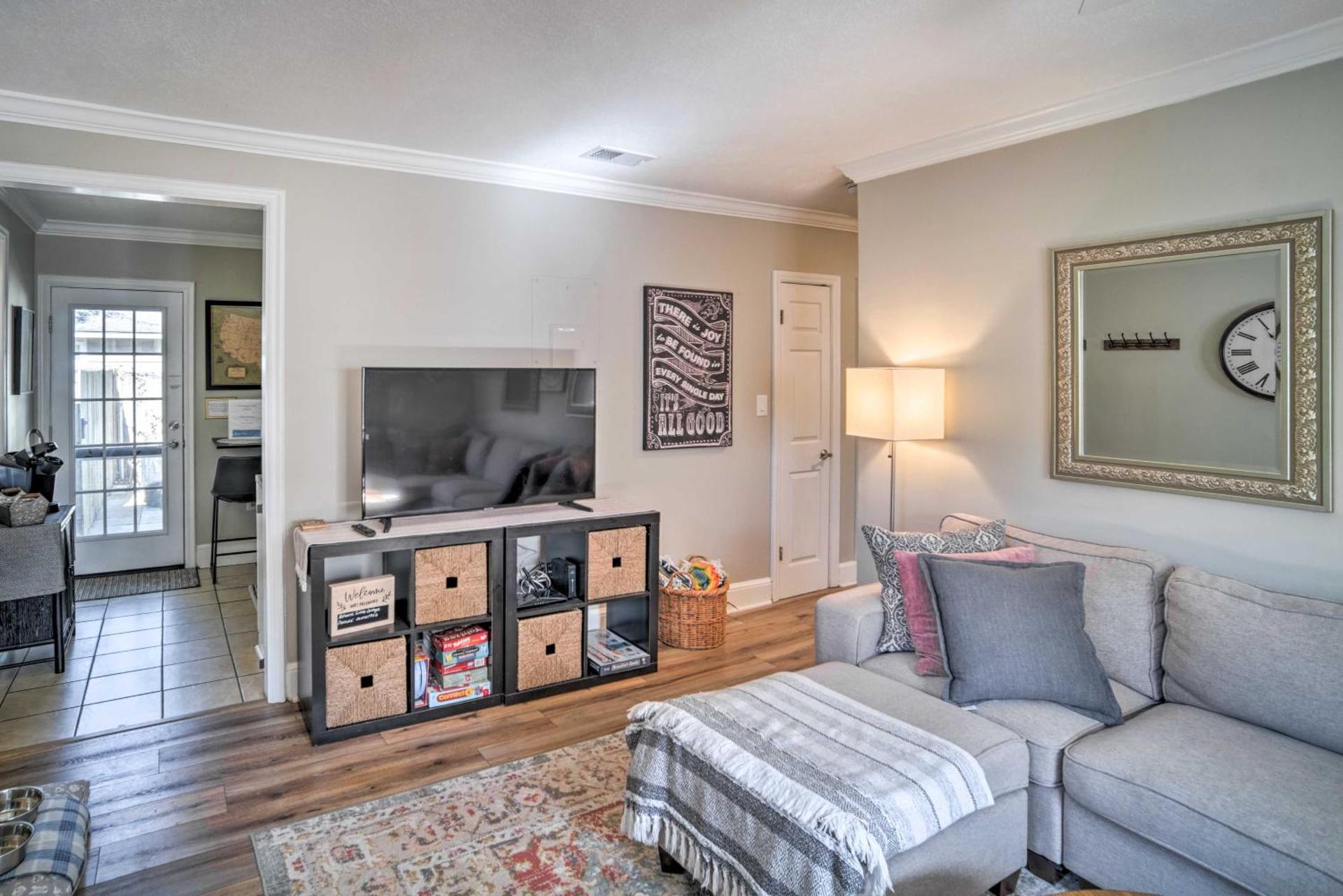 Fire Pit and Yard Charming Port Royal Home!