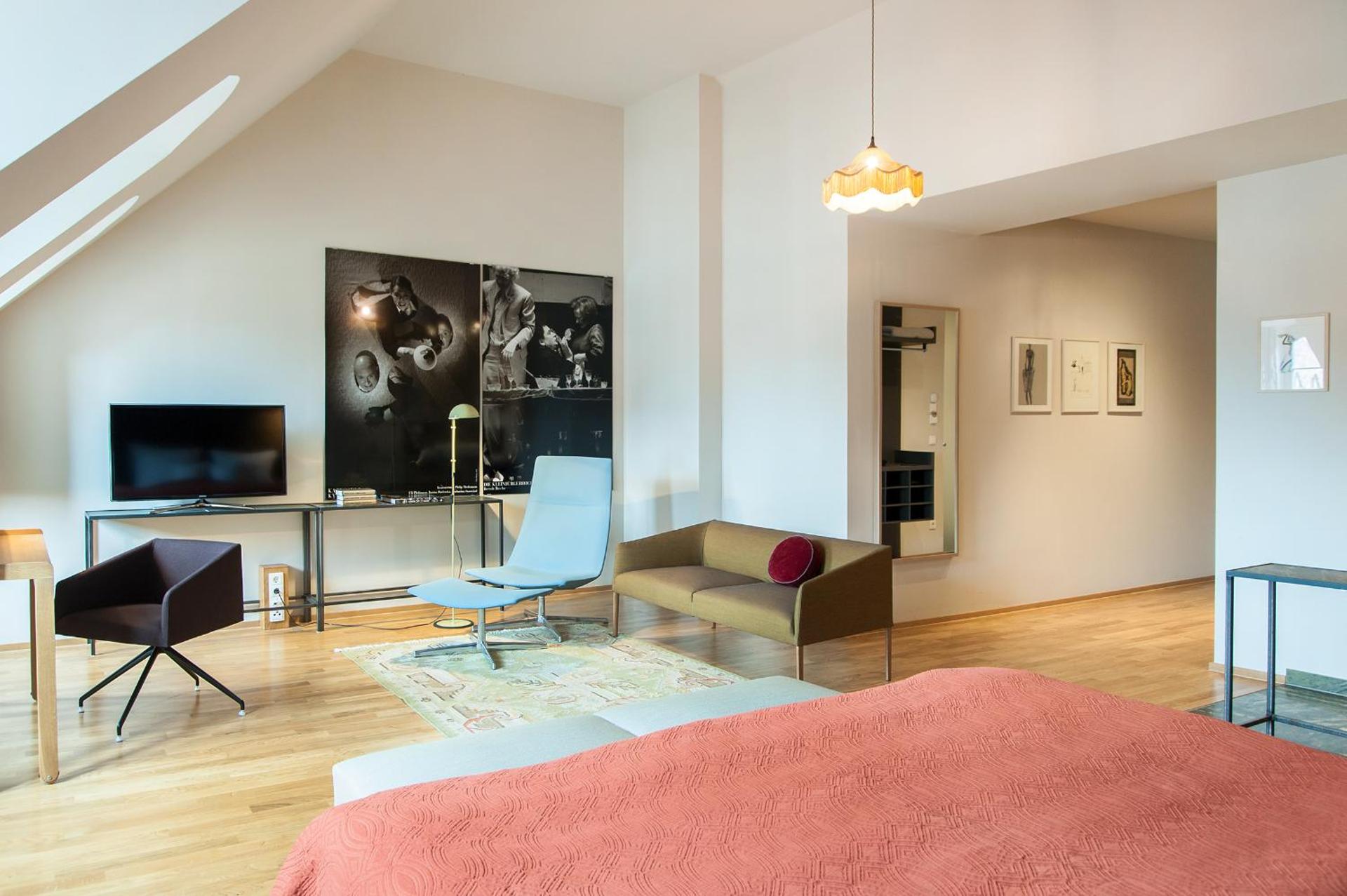 Photo of the whole room