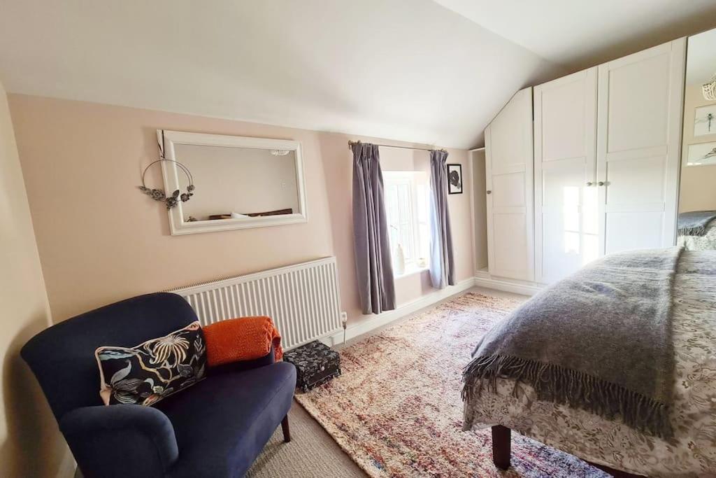 Brisley North Norfolk cosy cottage garden pub and walks