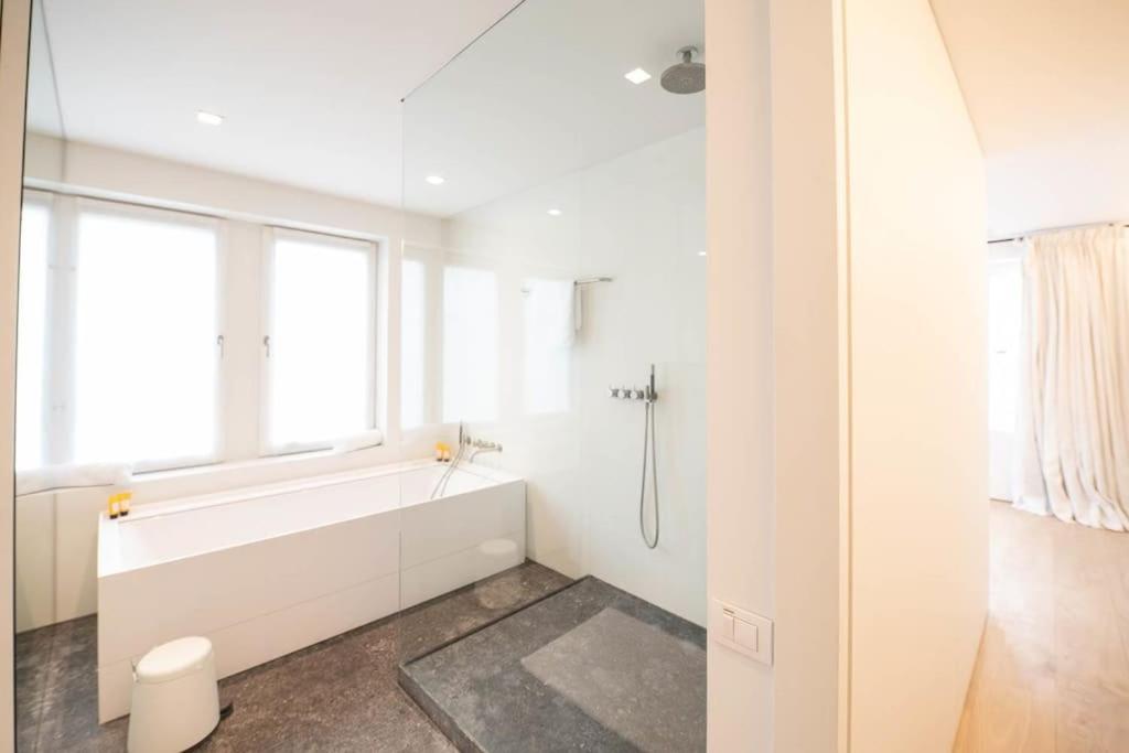 Cozy 3BD House with private terrace and parking