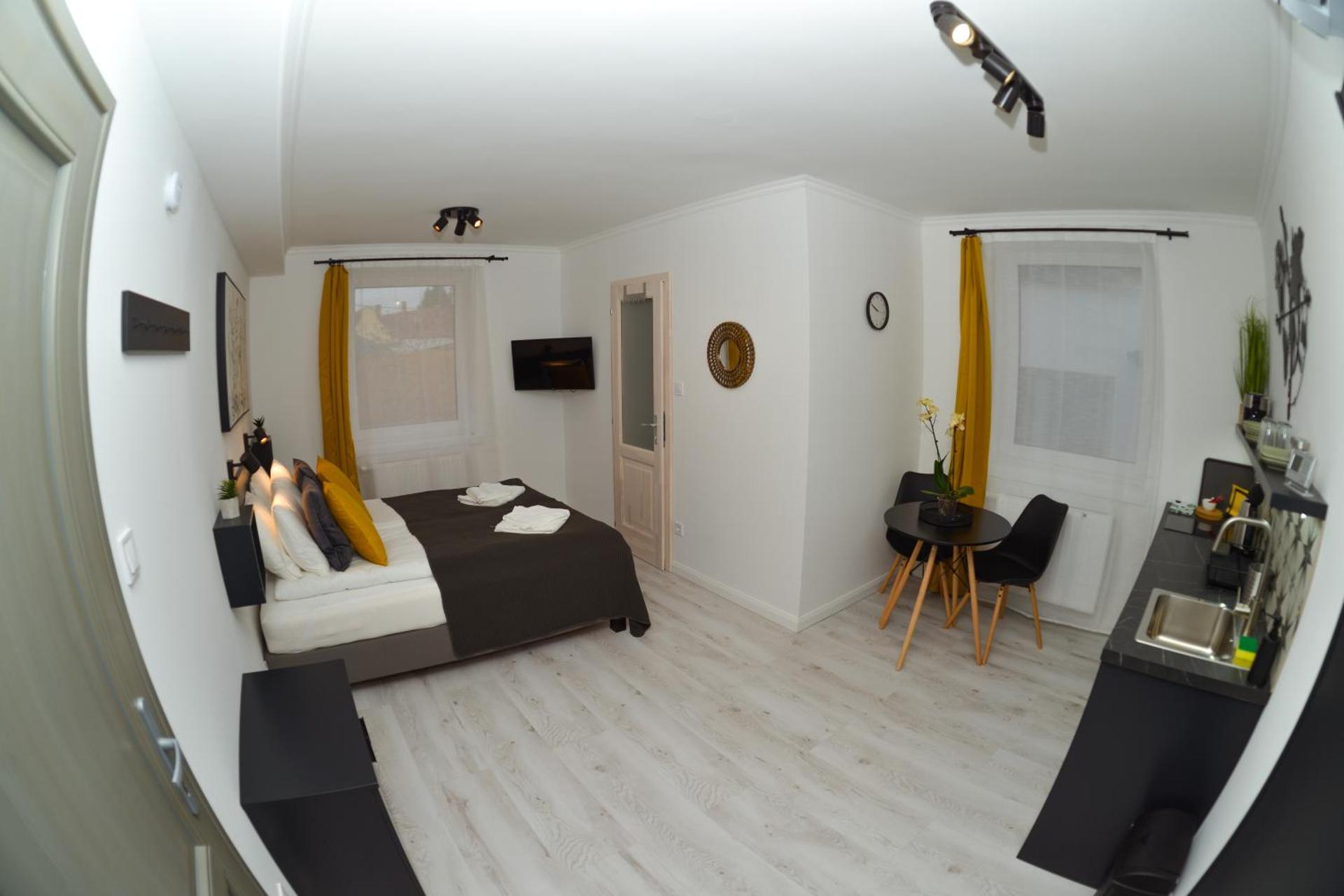 One-Bedroom Apartment