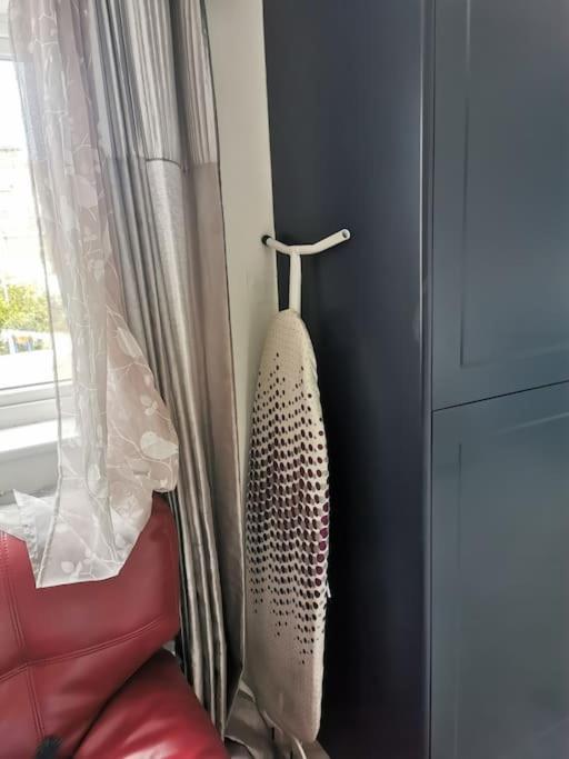 Modern 2 bedroom flat by Dover Port, Castle& Sea!