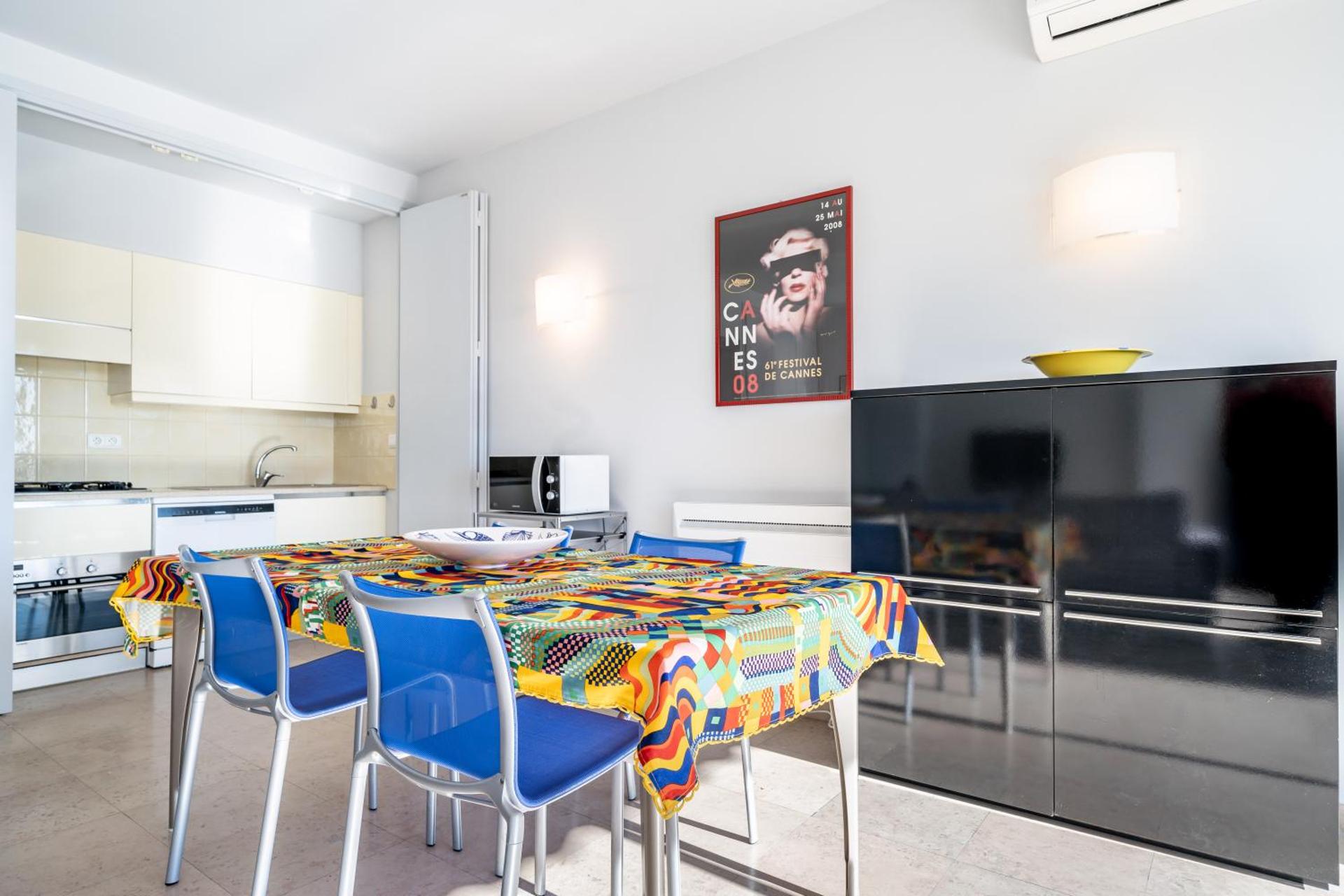 Palm beach- Free Wifi- Parking- Sea View