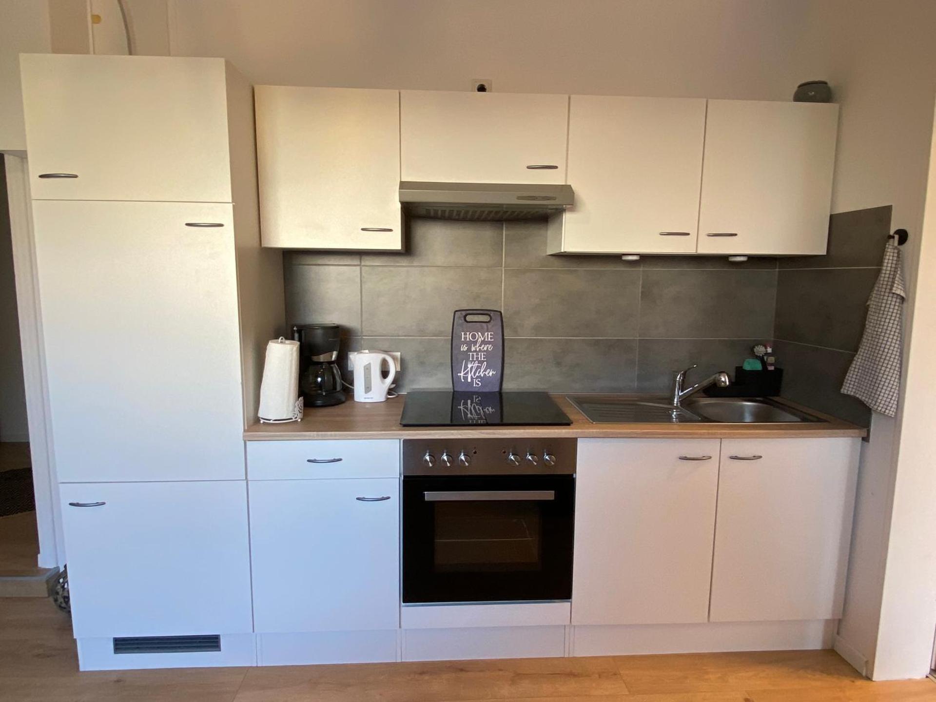 Appartement 1 mit Küche und neuem Bad, frisch saniert