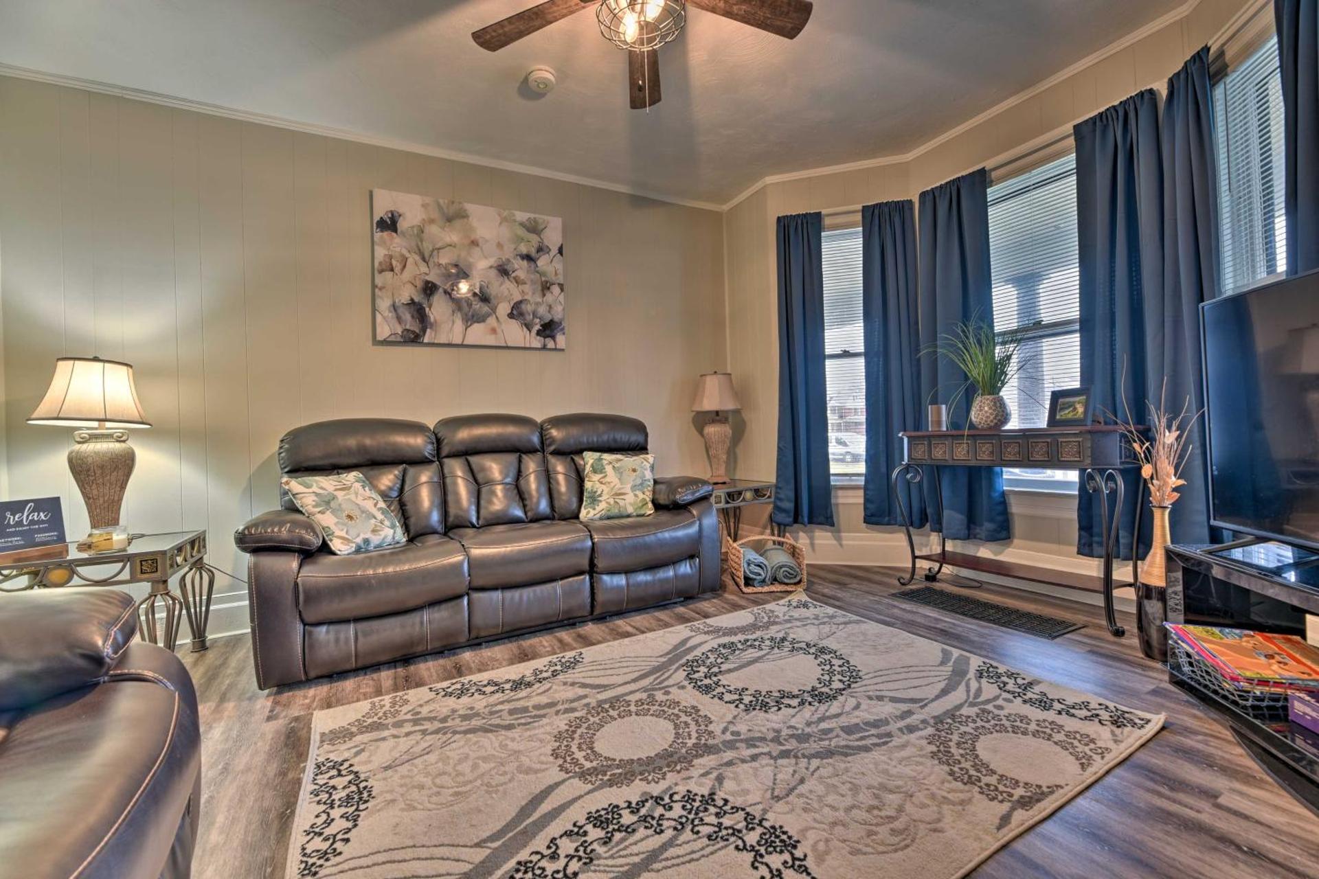 Niagara Falls Townhome Near Wineries!