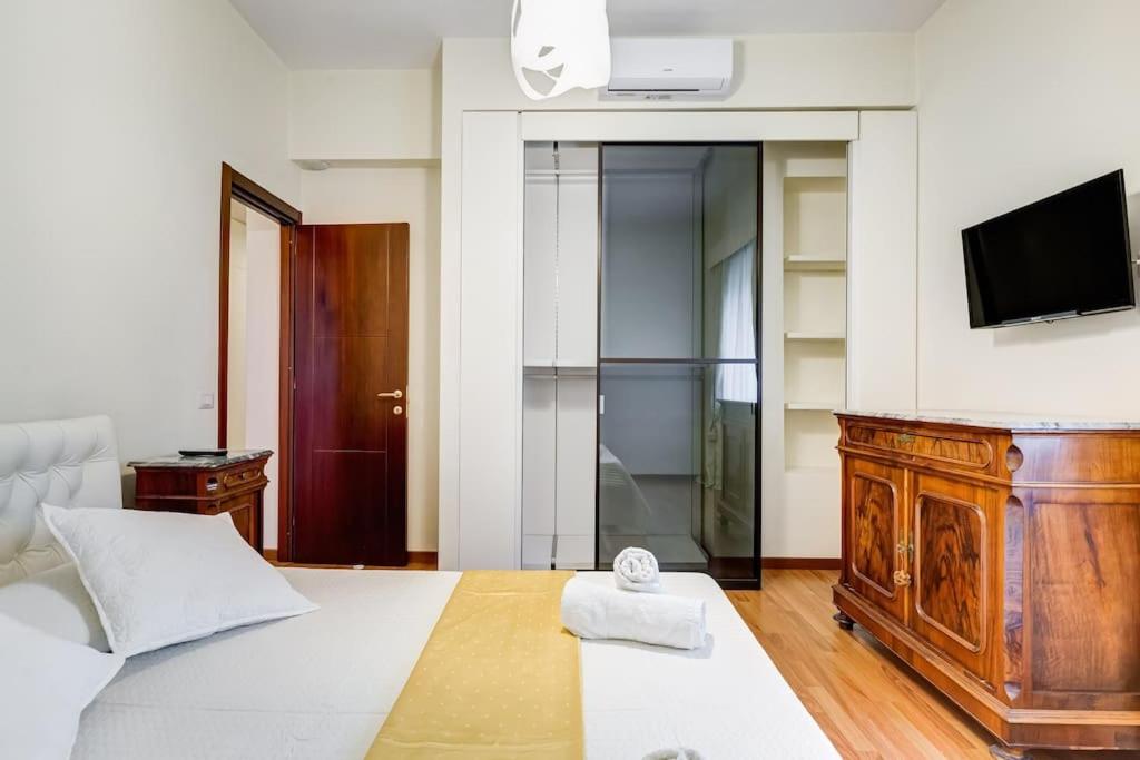 Exclusive Apartment in Eur Lake