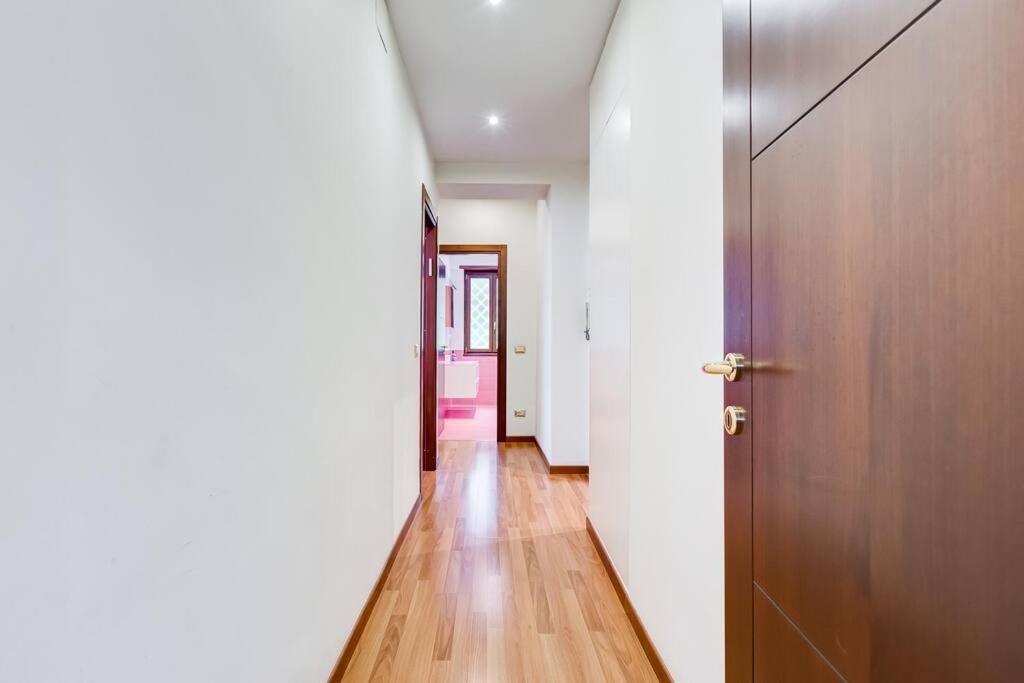 Exclusive Apartment in Eur Lake